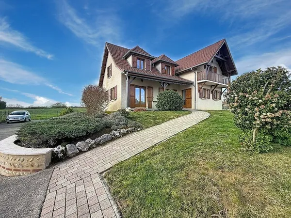 Maison , 154m2 habitable, 4 chambres, sous sol complet garage double terrain 1500m2