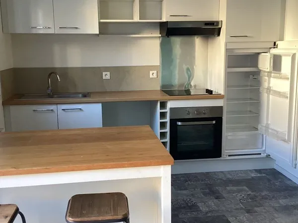 Maison F4 quartier chasse royal, hôpital