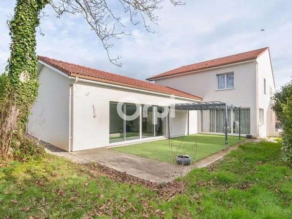 Maison 2 pièces 170 m²