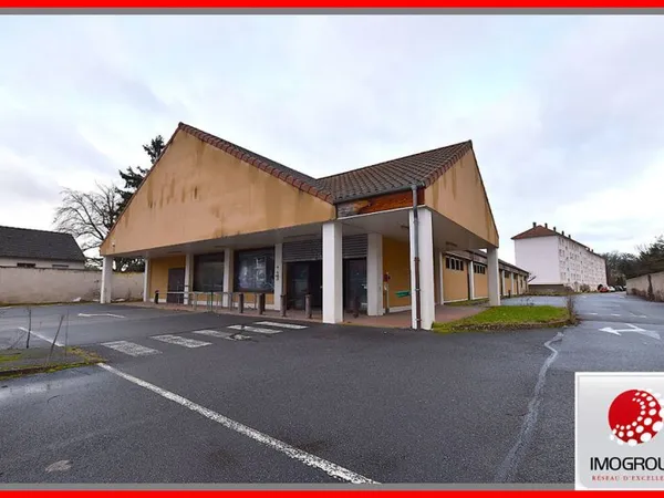 LOCAL COMMERCIAL PLEIN CENTRE :