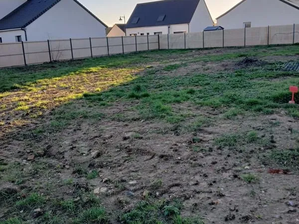 Terrain Constructible à Neuville-sur-Sarthe