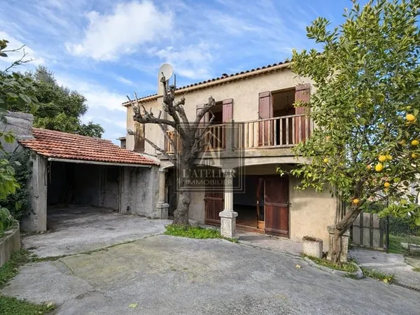 Maison de 120 m2 à rénover avec annexe de 40 m2 et garage de
