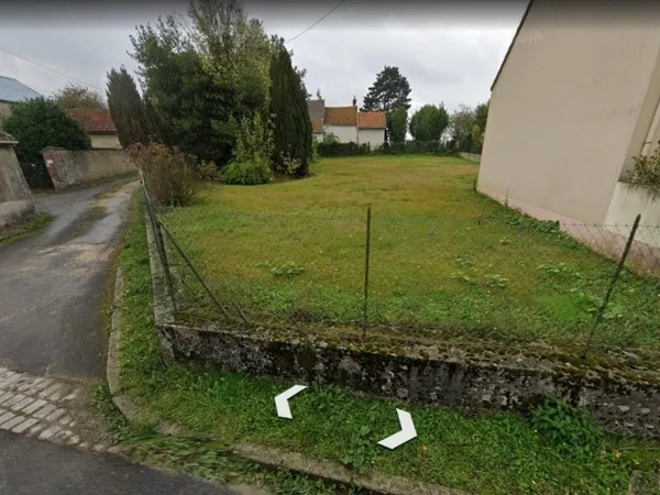 Terrain à bâtir de 713m² à 5 minutes de Longueville
