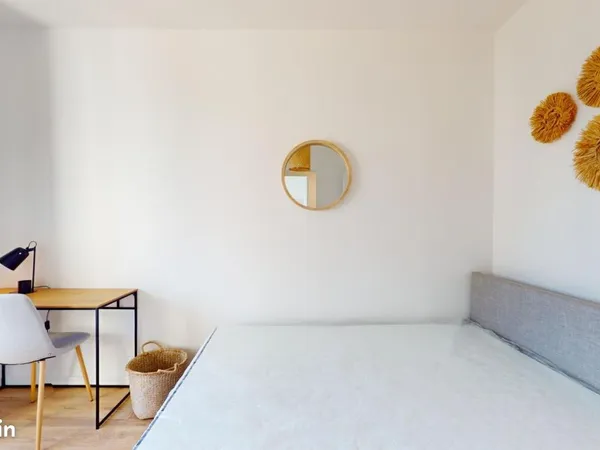 Chambre 5 pièces 98 m²