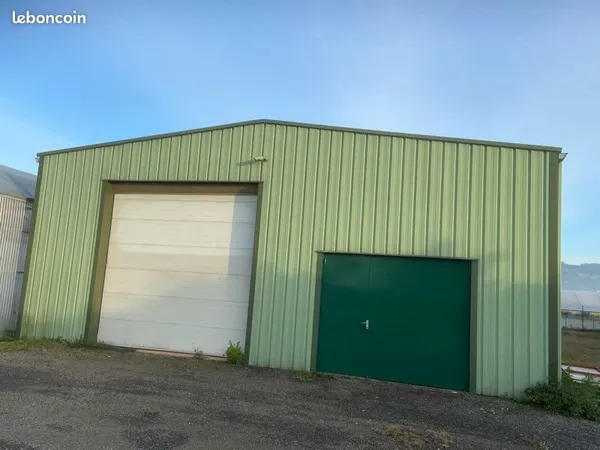 Local d'activité 360m2 + TERRAIN