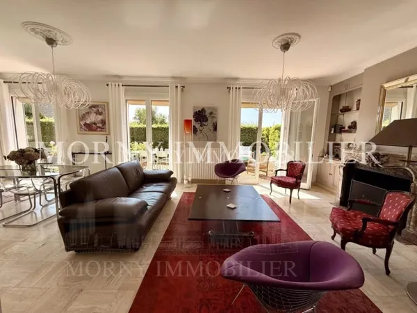 À VENDRE - COUP DE COEUR - MAISON LUMINEUSE AVEC JARDIN