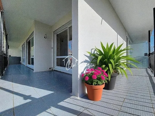 T2 lumineux avec double balcon et vue dégagée à Blanquefort