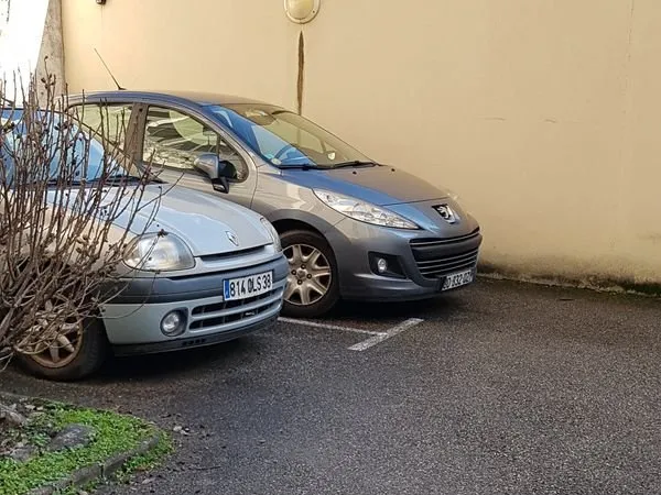 Place parking Abbe Gregoire