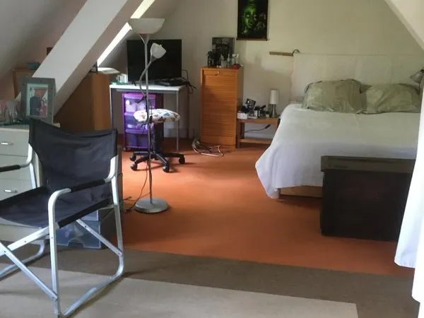 1 chambre + 1 salon-bureau + wc sdb prives pour 1p