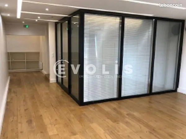 Bureaux 78 m²