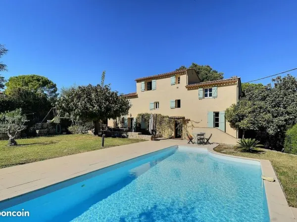 Villa 6 pièces 170 m²