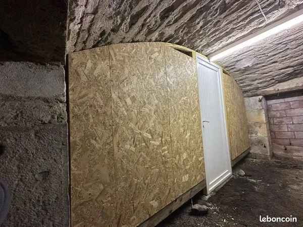 Cave à louer - Centre de Palinges - 18m²