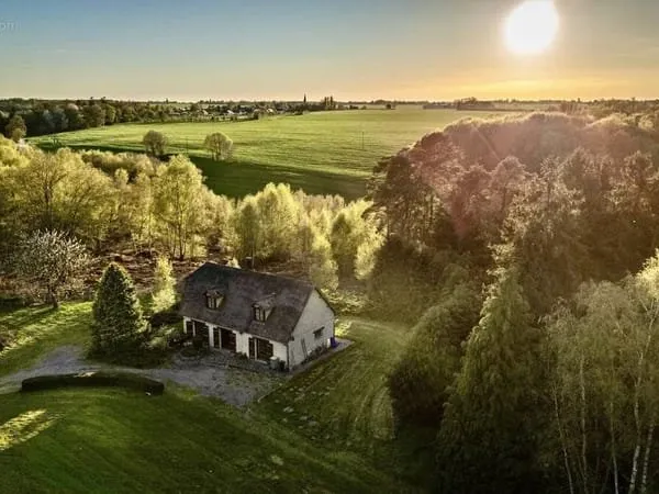 Un grand bout de paradis plus qu'une simple maison - 7ha de bois et paturages - propriété exceptionn
