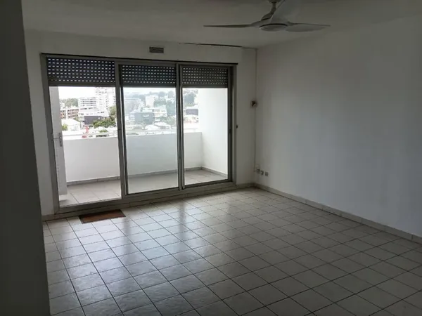 Appt F3 68m2 Providence avec parking et ascenseur