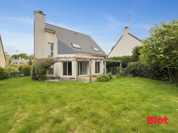 A VENDRE PAR BLOT IMMOBILIER - Maison 5 chambres sur sous-sol en plein coeur de ville