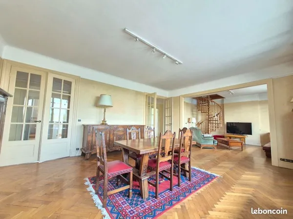Appartement 5 pièces 199 m²