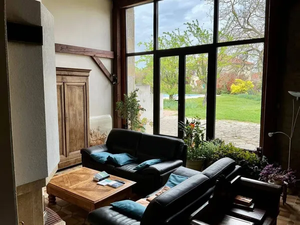 Maison 8 pièces 220 m²