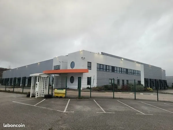 LOCAL D'ACTIVITE 6617 m² VAL DE REUIL