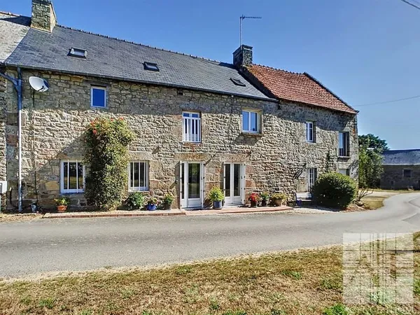 Belle maison rénovée, 4 chambres, 1 bureau, petit extérieur en campagne