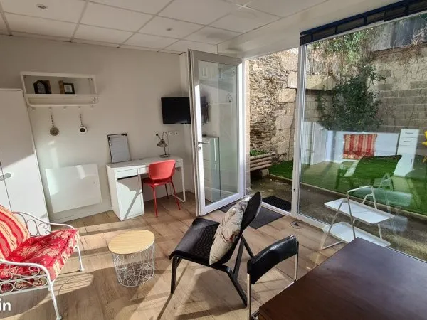 T1 bis de 28m² en rez-de-jardin privatif meublé tout confort - centre-ville
