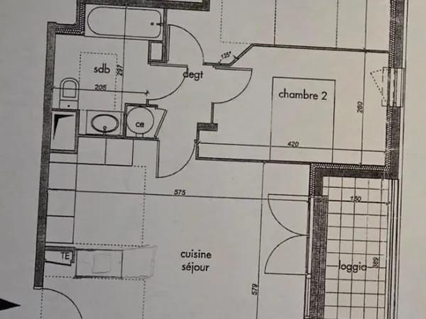 Les routes, dans résidence récente, au dernier étage avec ascenseur, appartement 3 pièces avec parki