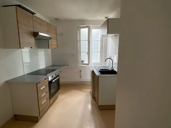 Plein centre-ville d'Argentat-sur-Dordogne, T3 de 67m2