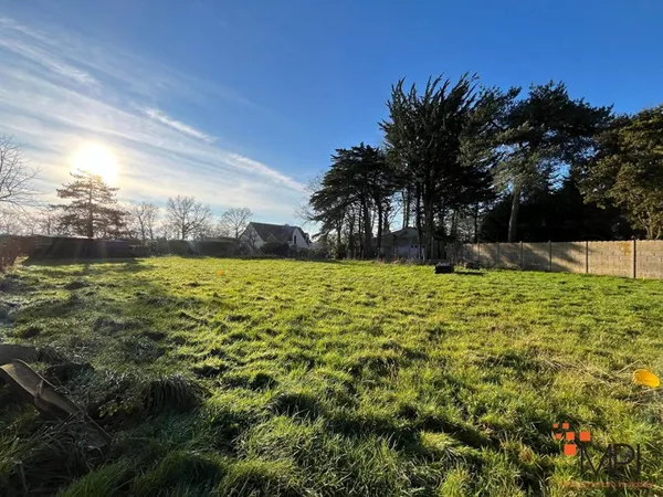 Terrain 615 m²