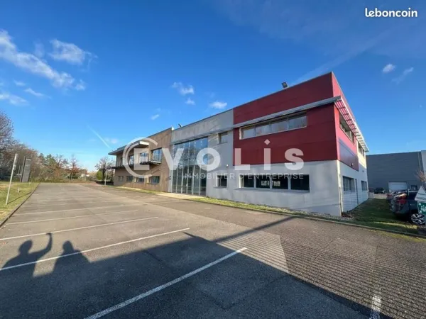 Local bureaux 1 631 m²