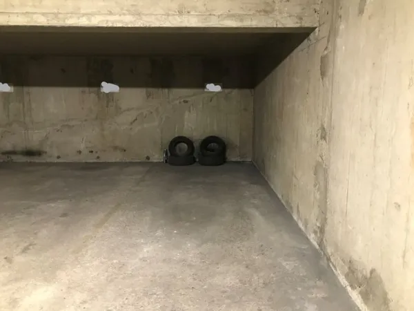 Loue parking 12m²