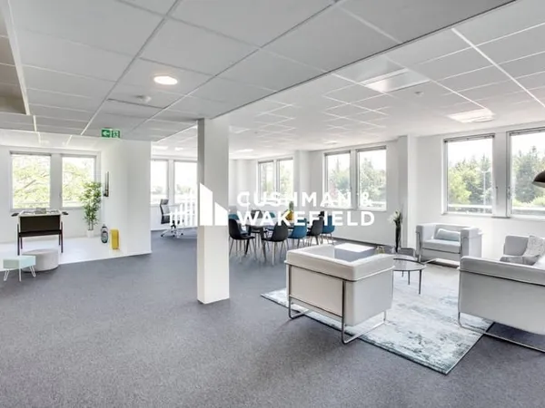Bureaux 2 pièces 1611 m²