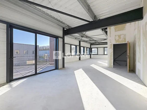 VENTE LOCAL D'ACTIVITE OISSEL