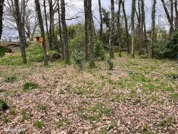 Terrain constructible 494 m² arboré - Lembras - Proche Bergerac / Parc de Pombonne
