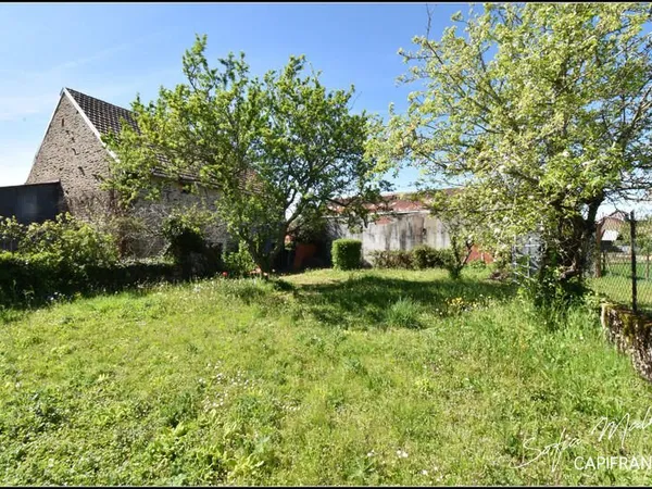 Dpt Cher (18), à vendre - maison, grange et jardin - 6 pièces 110 m2