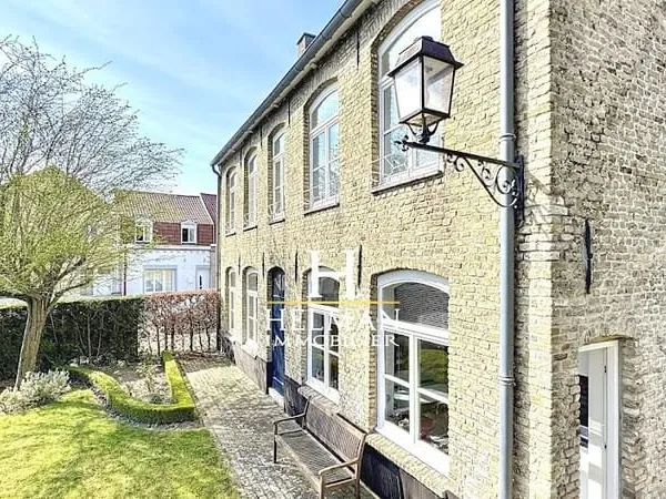 Maison 9 pièces 250 m²