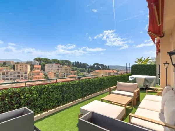 Démembrement dernier étage, terrasses, cave et garage !