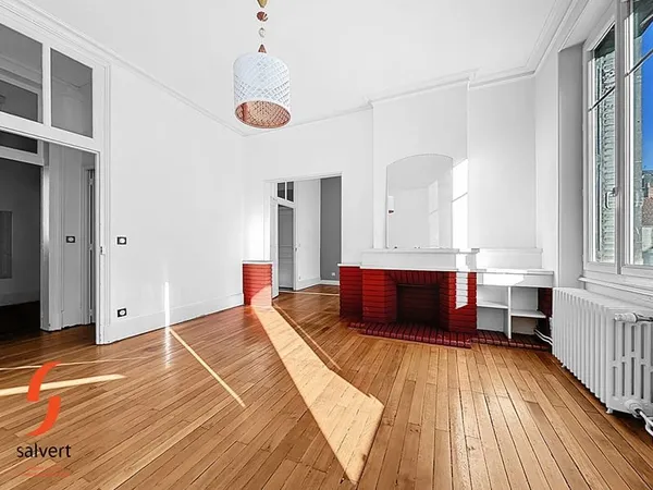 A vendre, Appartement de caractère 3 chambres, avec potentiel locatif de 14 400 € / an