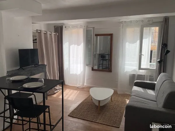 📍 Studio meublé rénové - Centre-ville de Toulon - 19 m²