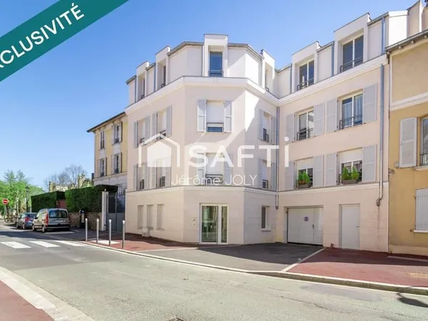 Appartement de standing / quartier historique / petit parc