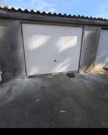 Garage à Louer