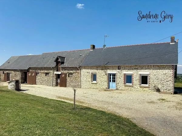 Longère et BOXS terrain 9197 M² proche du CERGO Senonnes