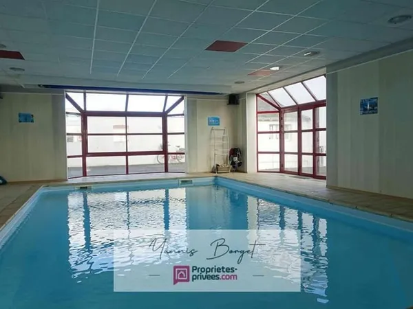 Ensemble immobilier avec logement indépendant, PISCINE et dépendance