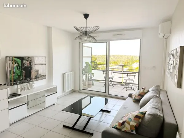 Appartement 42m² T2 Luynes Clim terrasse (Parking Possible)