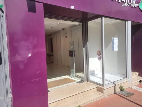 Local commercial 104 m²
