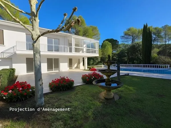 VILLA BRIGNOLES - 204 m2 Habitables - 5000 m2 terrain - Pisc