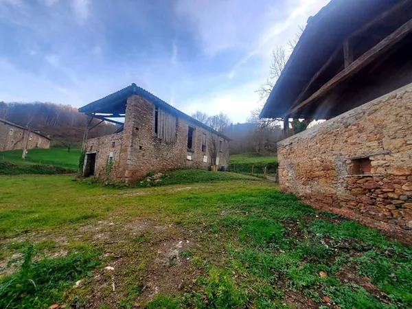 ENSEMBLE IMMOBILIER POUR PROJET DE RENOVATION