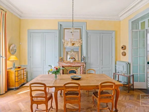 LYON 6, HOTEL PARTICULIER, 354m² LOI CARREZ, AVEC JARDIN