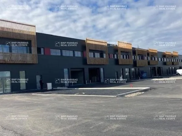 Local d'activité 1032 m²