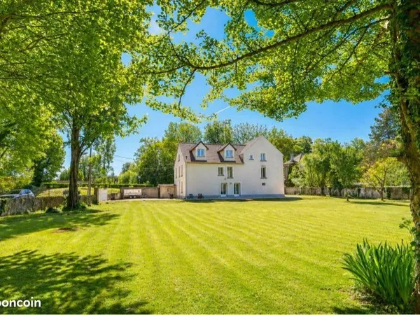 Maison d'architecte 470 m² - 14 pièces - 3100 m² terrain - Avec appartement indépendant - Luzancy