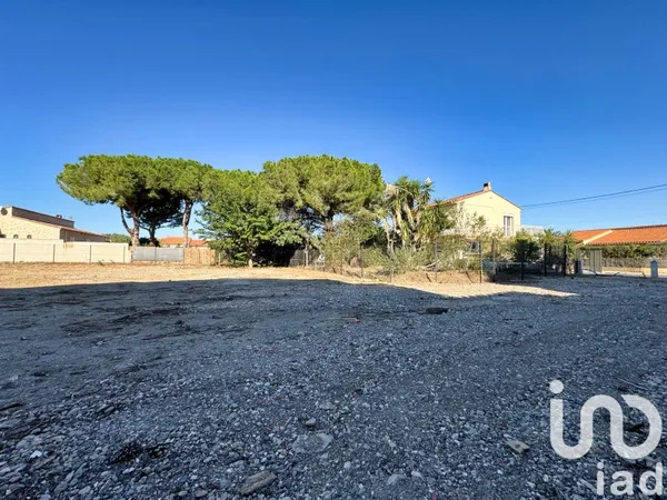Terrain 604 m²
