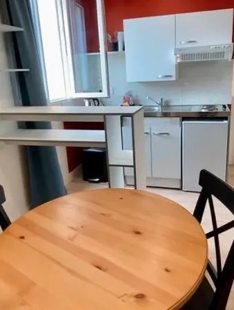 Appartement Location Saint-Magne-de-Castillon 1p 30m² 650€